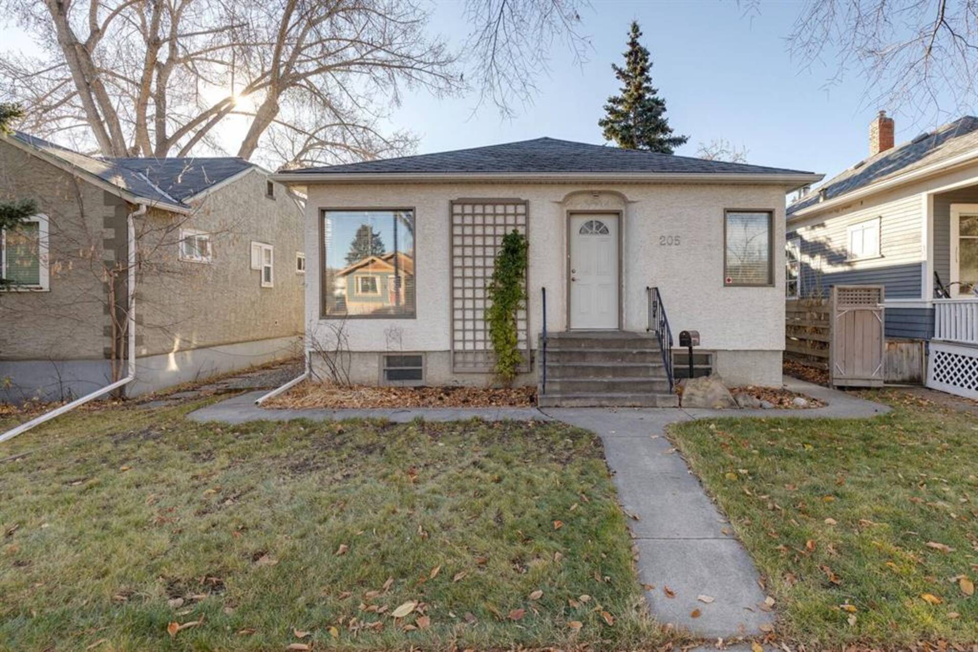 205 19 Avenue NW Calgary