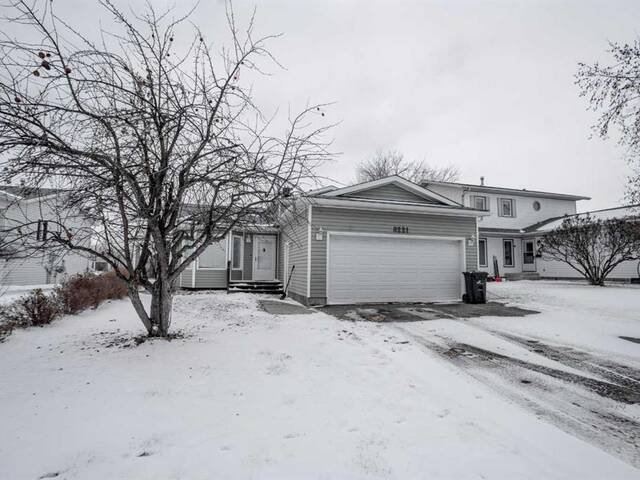 8221 102 Ave Peace River