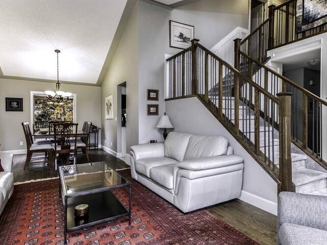 8327 Hawkview Manor Link NW Calgary