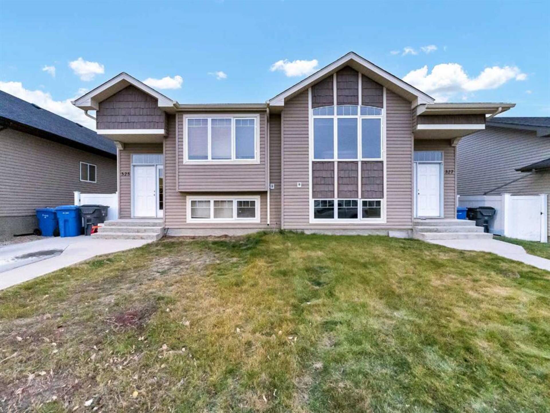 327 Somerset Row SE Medicine Hat