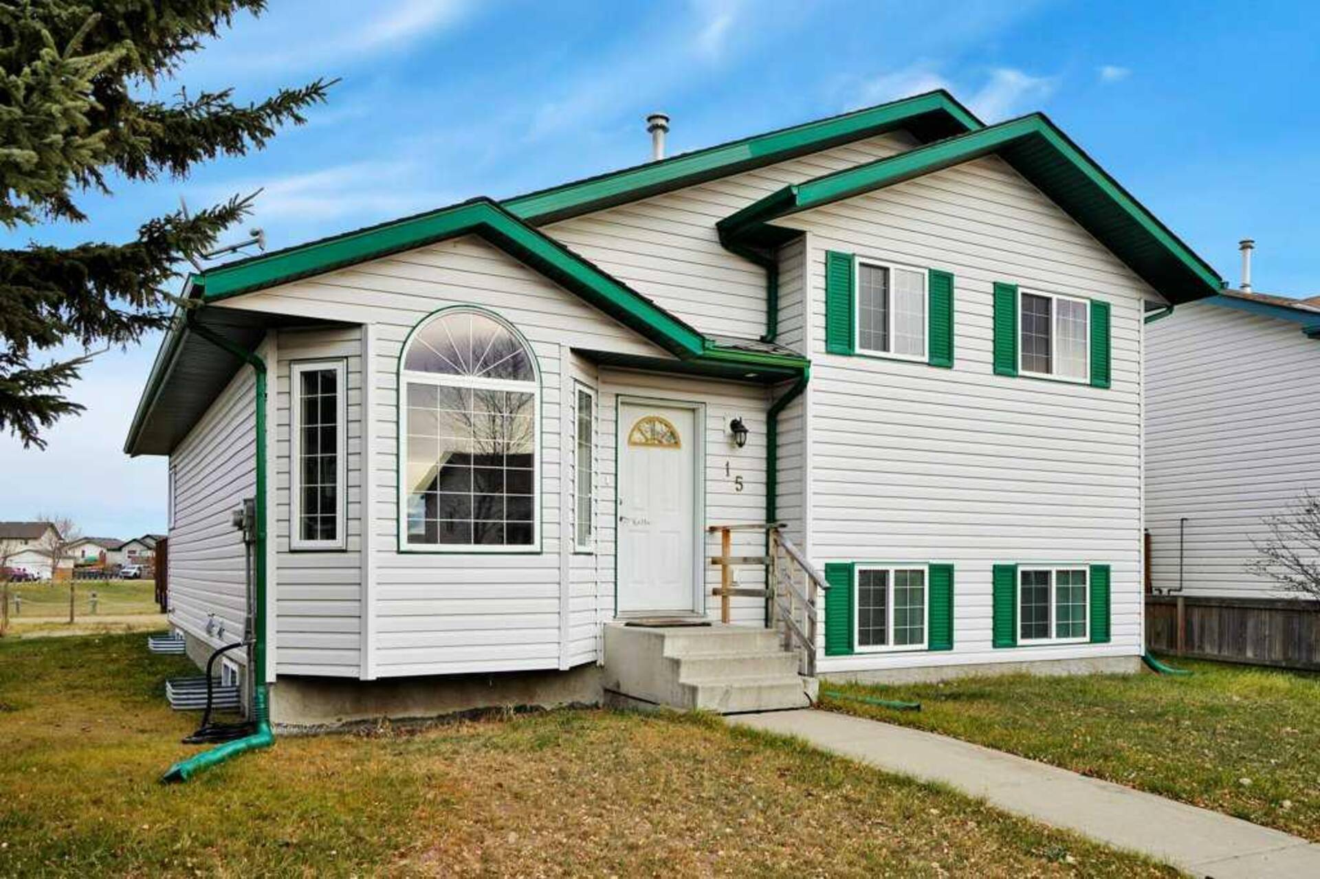 15 Hagerman Road Sylvan Lake