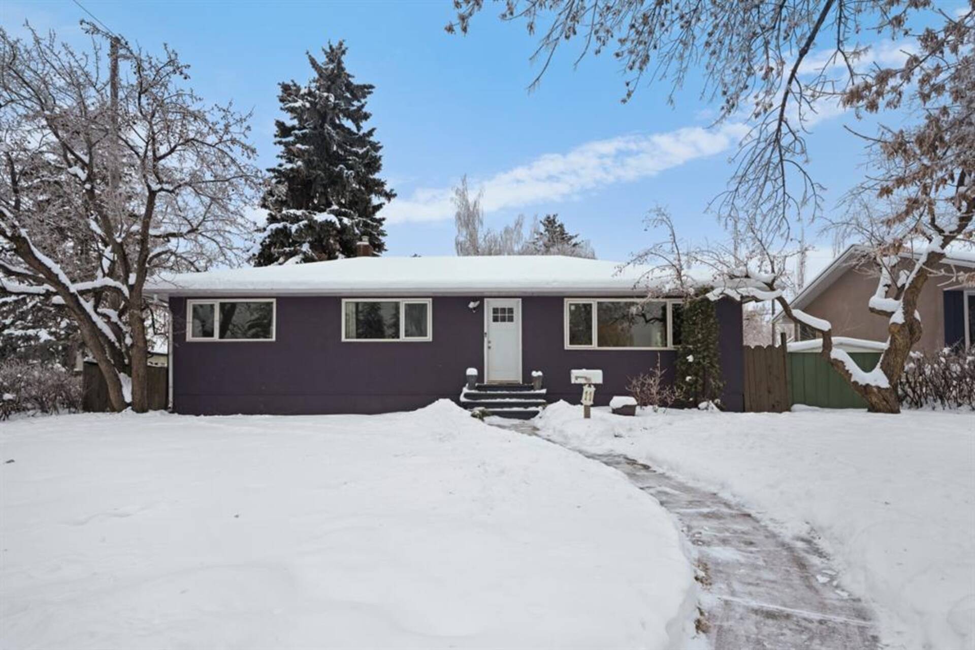 11 Gladys Ridge Road SW Calgary