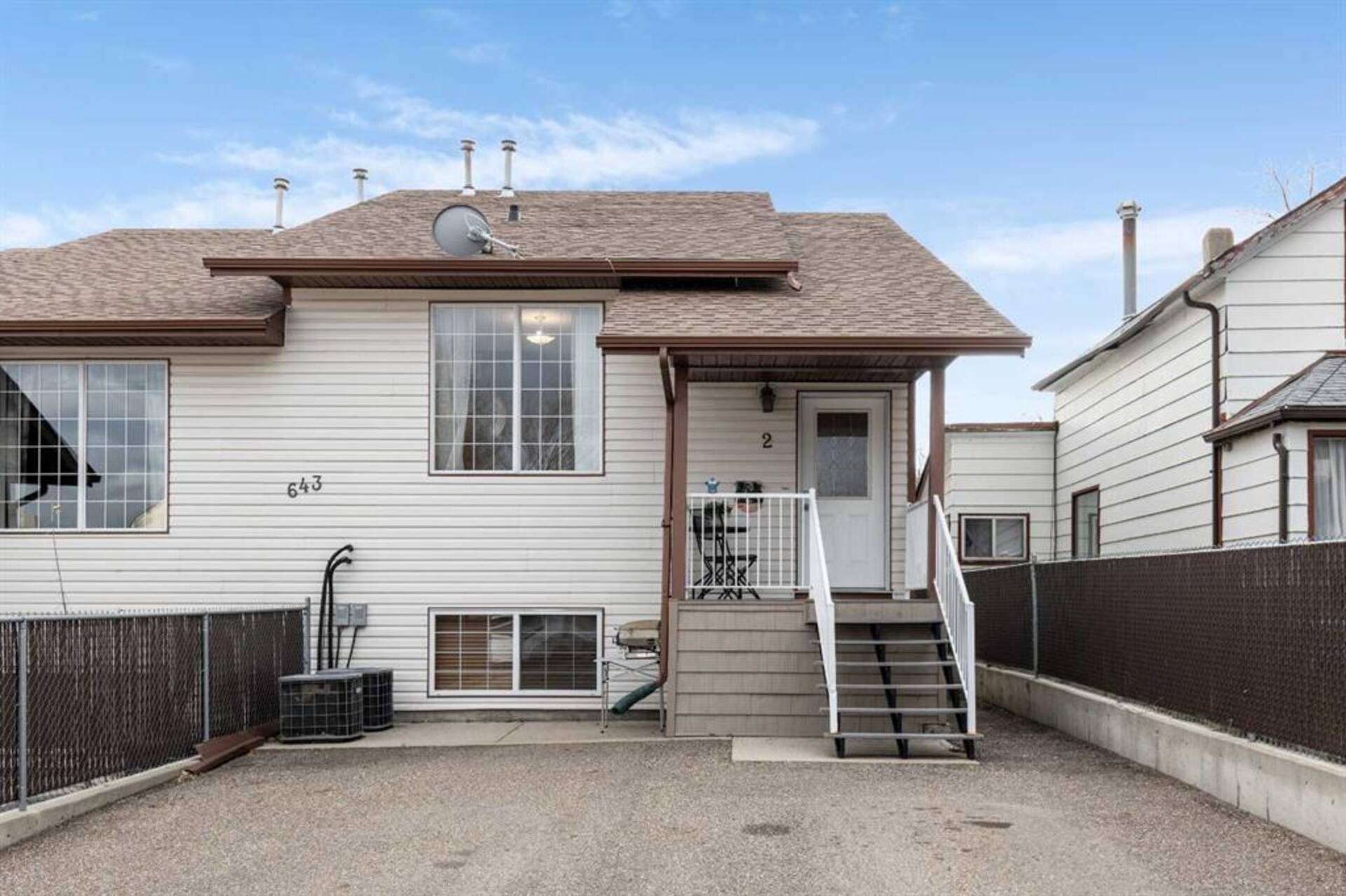 2, 643 7 Street SE Medicine Hat