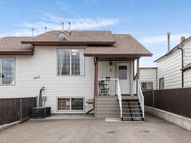 2, 643 7 Street SE Medicine Hat