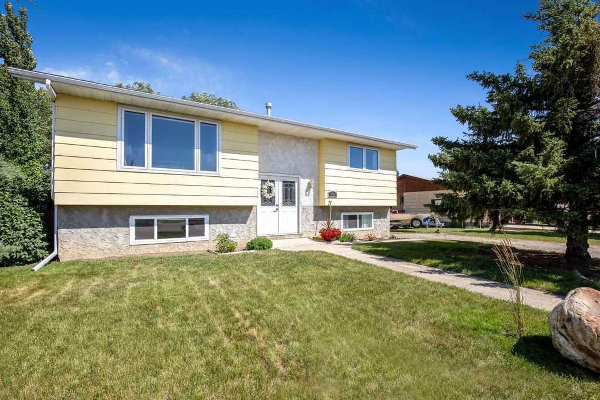 208 Slade Drive Nanton