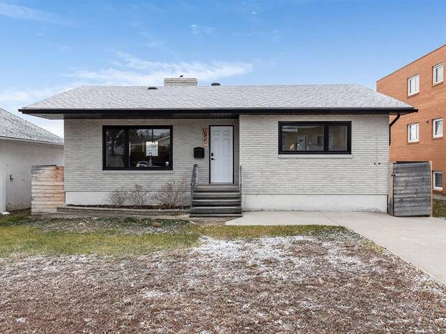 655 8 Street SW Medicine Hat