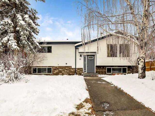 15 Alcock Close Okotoks