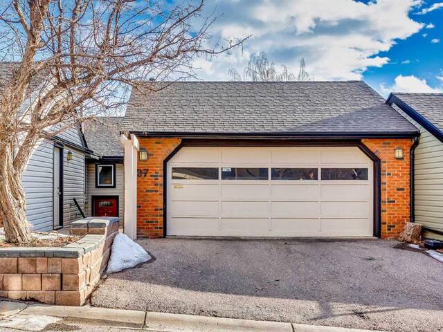 27, 448 Strathcona Drive SW Calgary