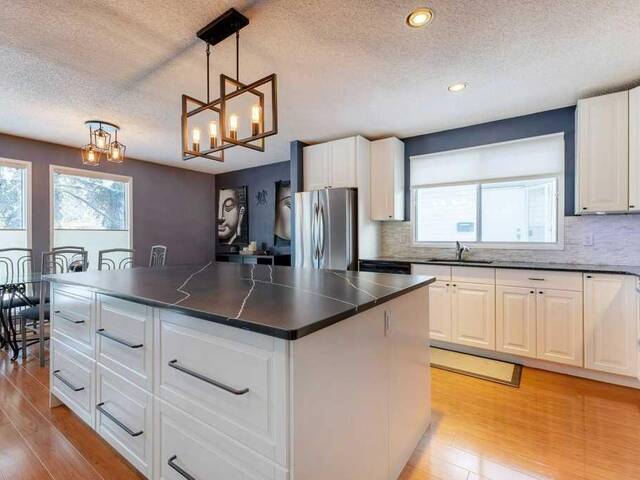 8203 Ranchview Drive NW Calgary