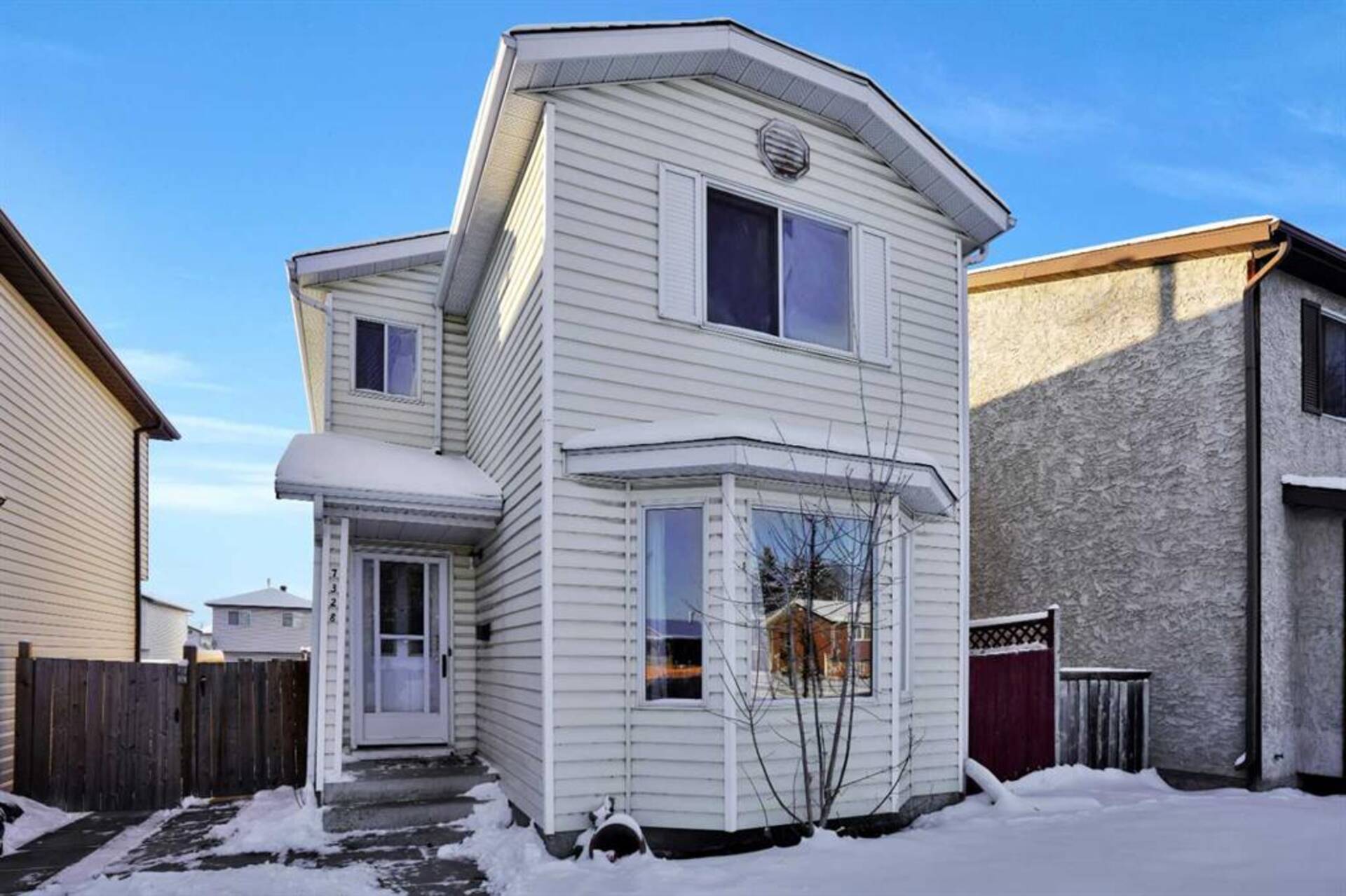 7328 59 Avenue Red Deer