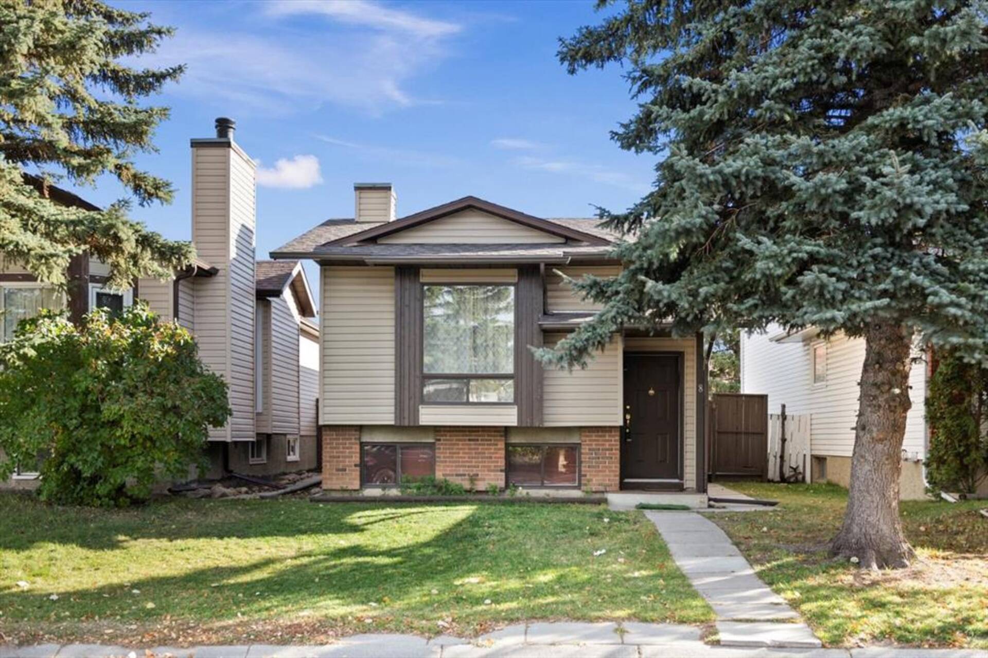 8 Taraglen Road NE Calgary