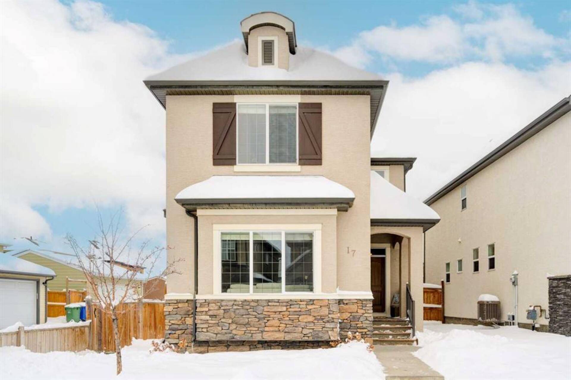 17 Marquis Heights SE Calgary