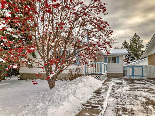 4839 40 Avenue SW Calgary