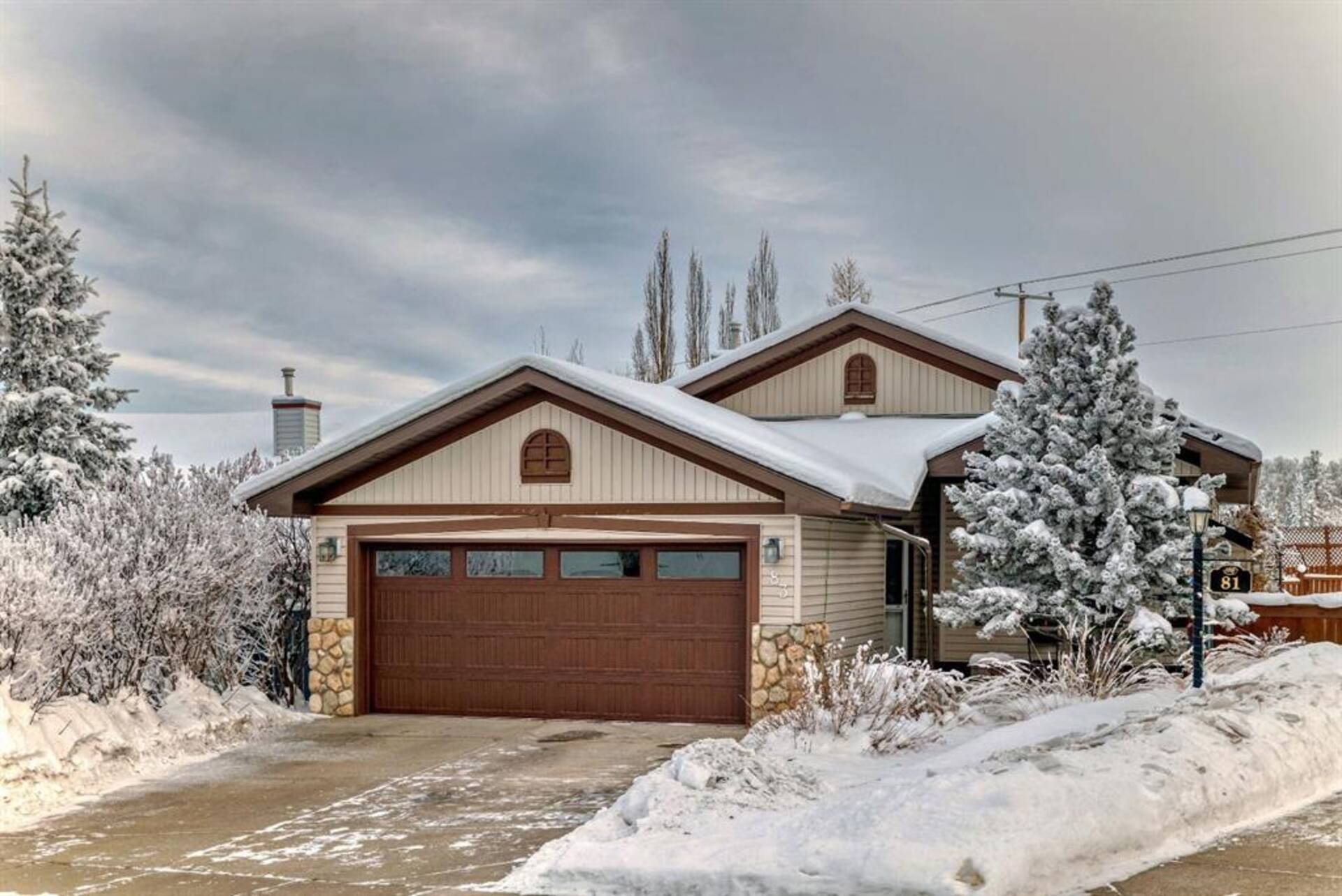 83 Sheep River Heights Okotoks