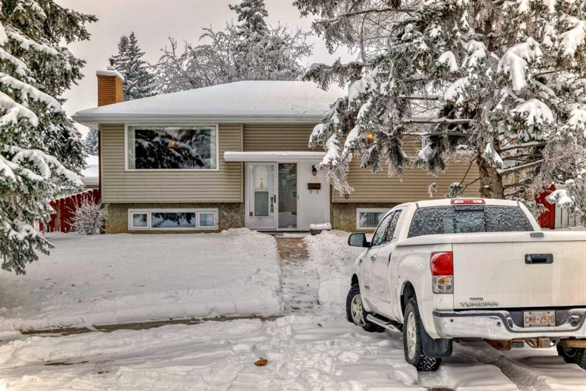 104 Brazeau Crescent SW Calgary