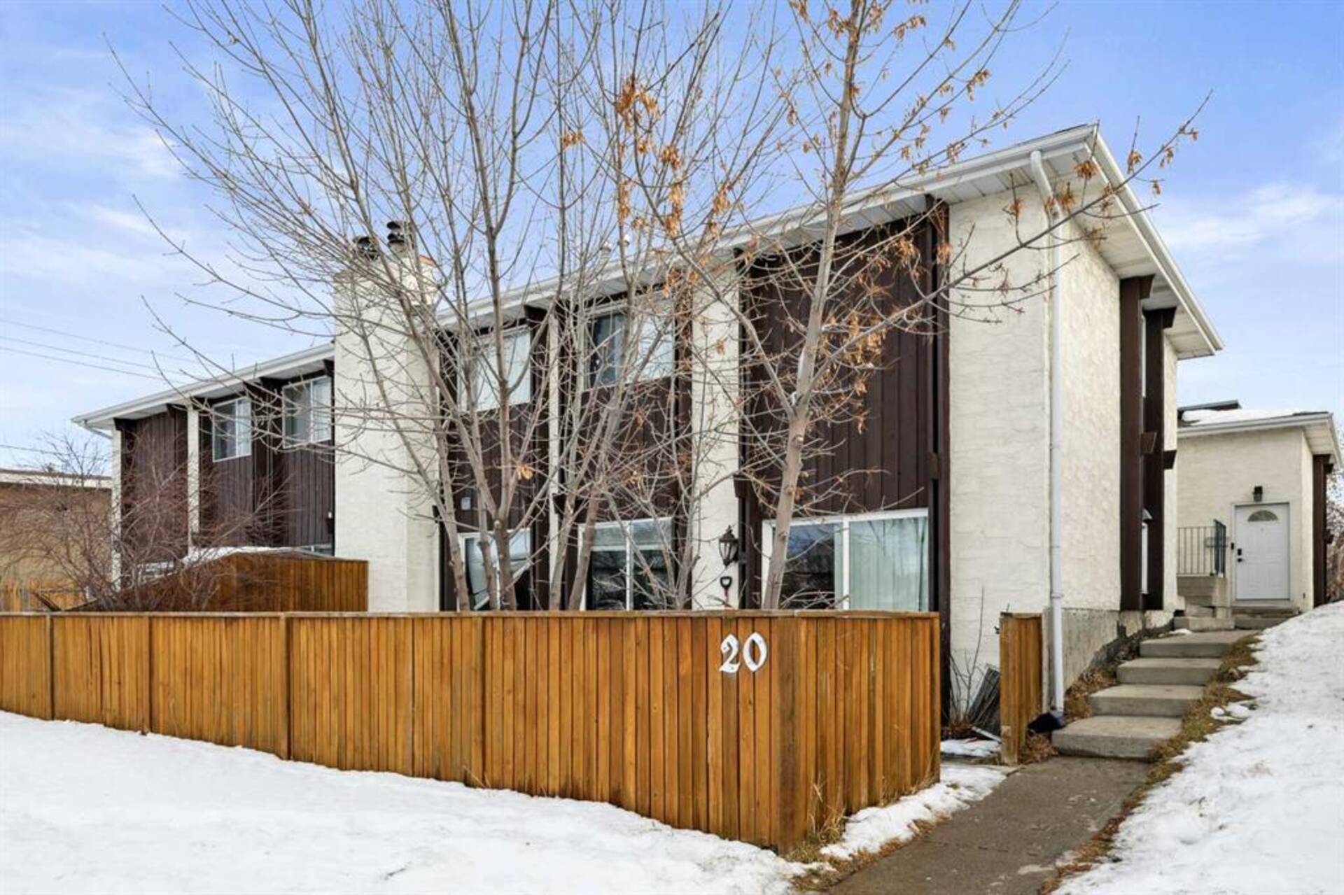 4, 20 Huntley Close NE Calgary