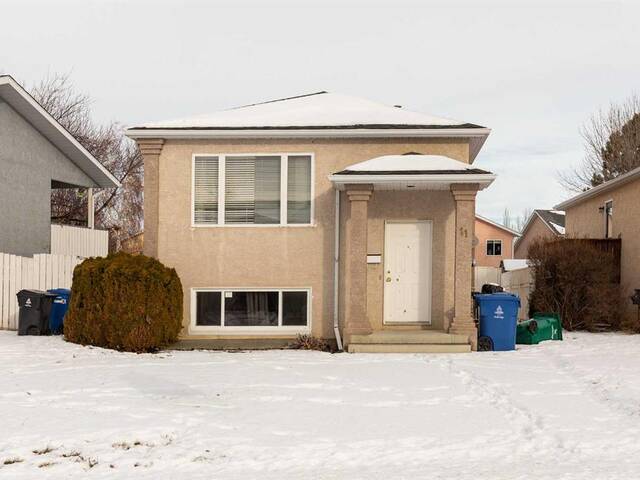 11 Assiniboia Way W 