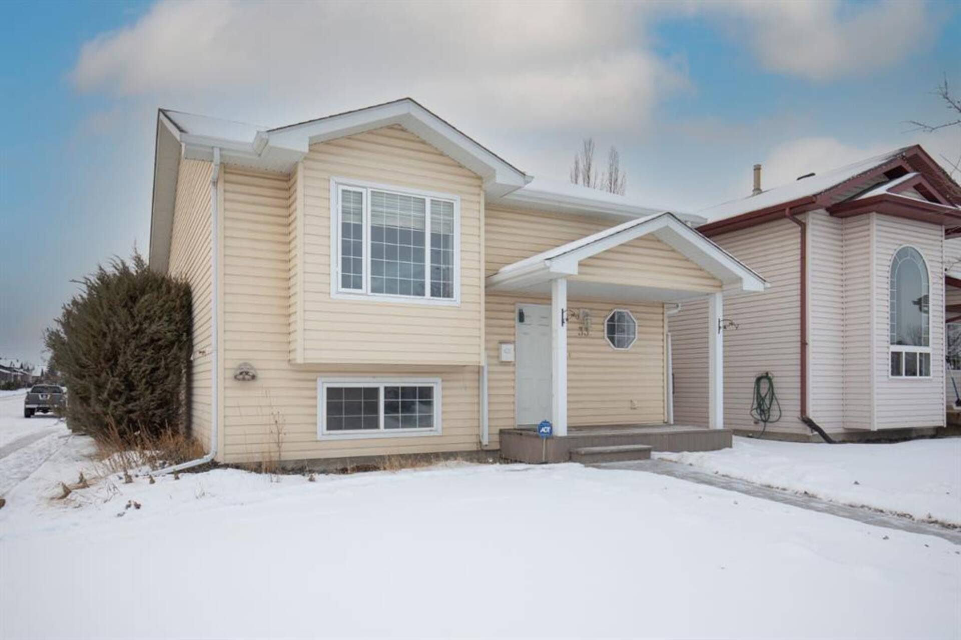 33 Ireland Crescent Red Deer