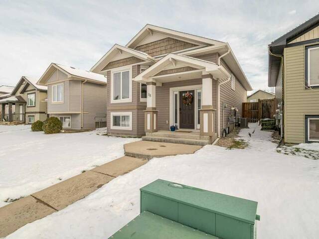 15 Jessie Ursenbach Way N Lethbridge