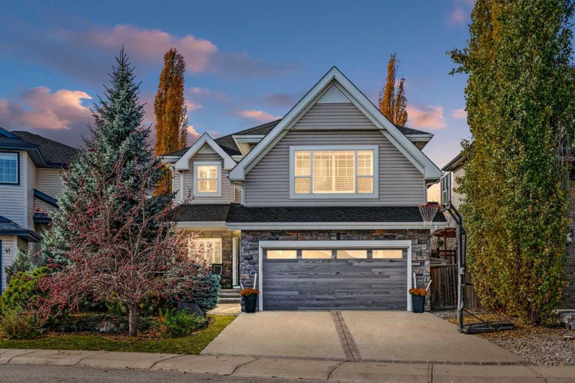 37 Wentworth Way SW Calgary