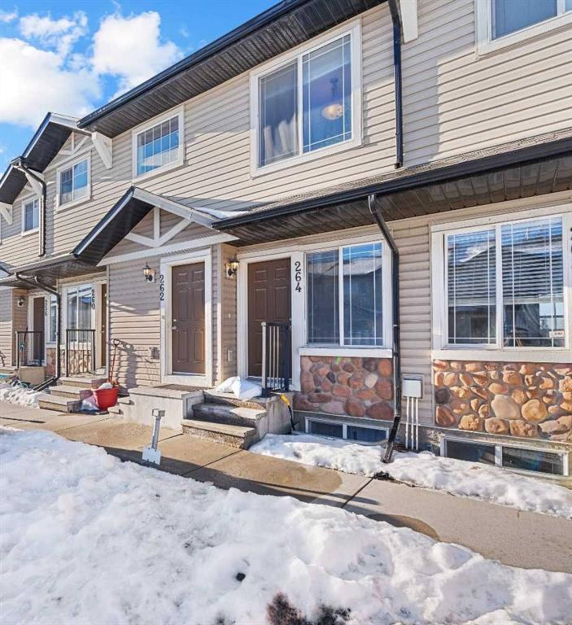 262 Saddlebrook Point NE Calgary