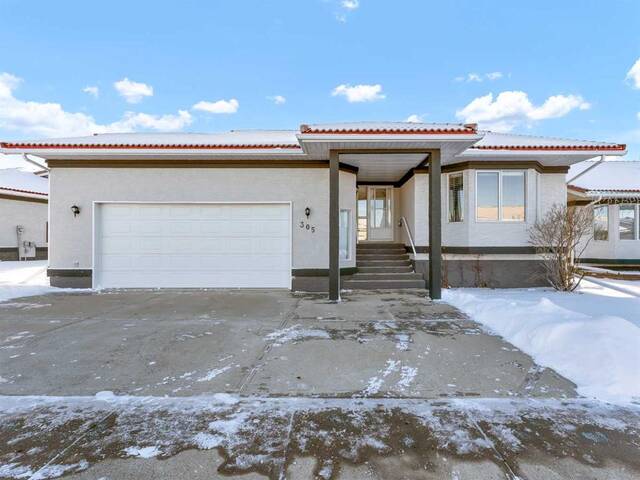 305 Park Meadows Lane SE Medicine Hat