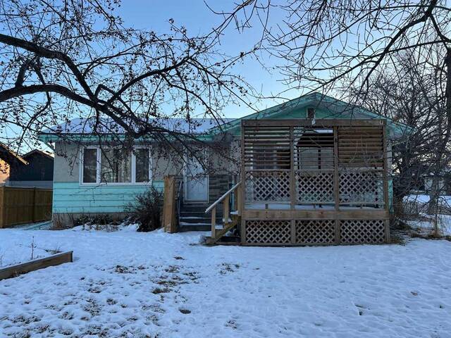 226 2 Street SE High River