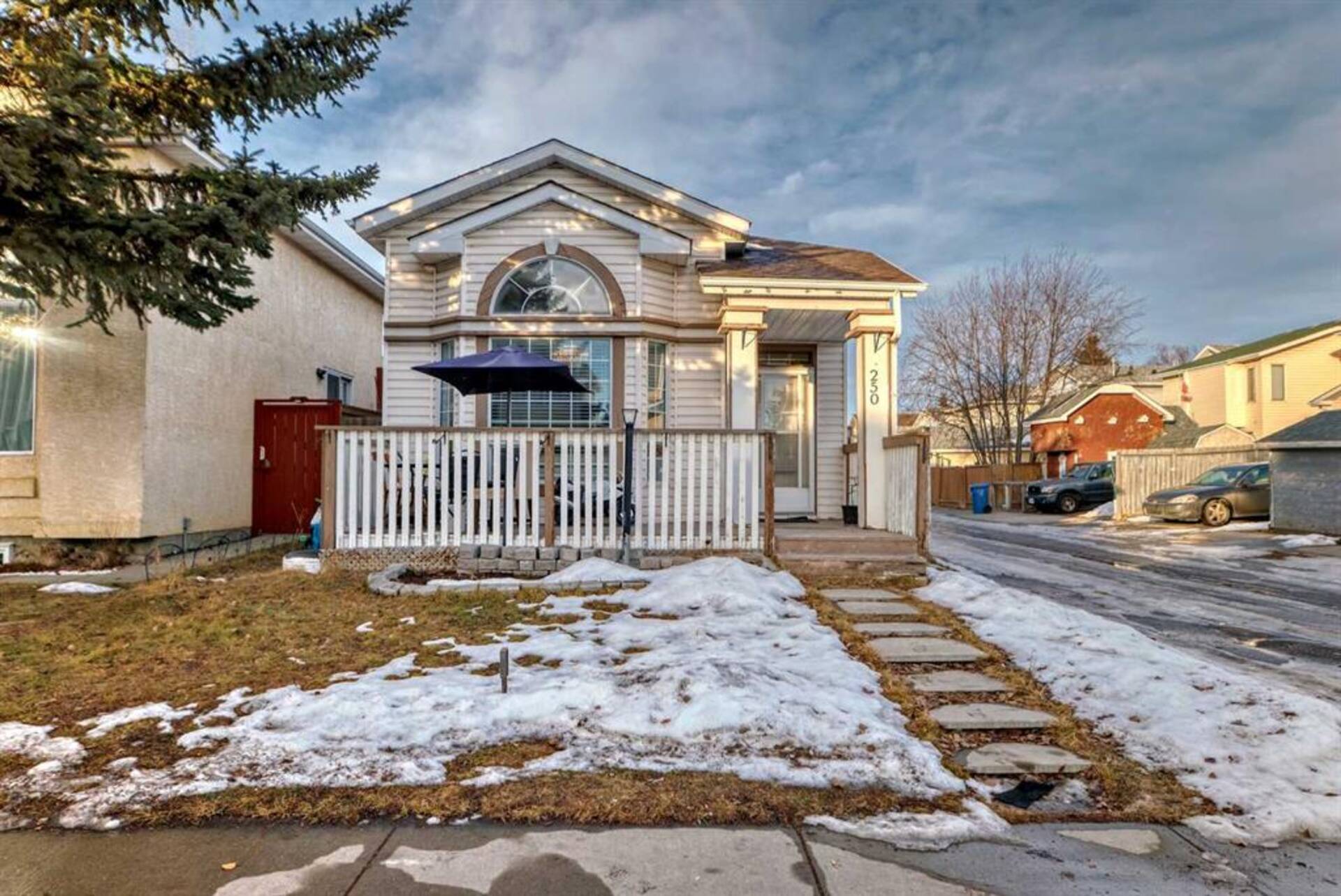 250 Costa Mesa Close NE Calgary