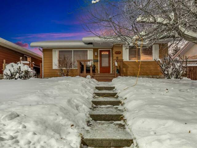 4831 40 Avenue SW Calgary