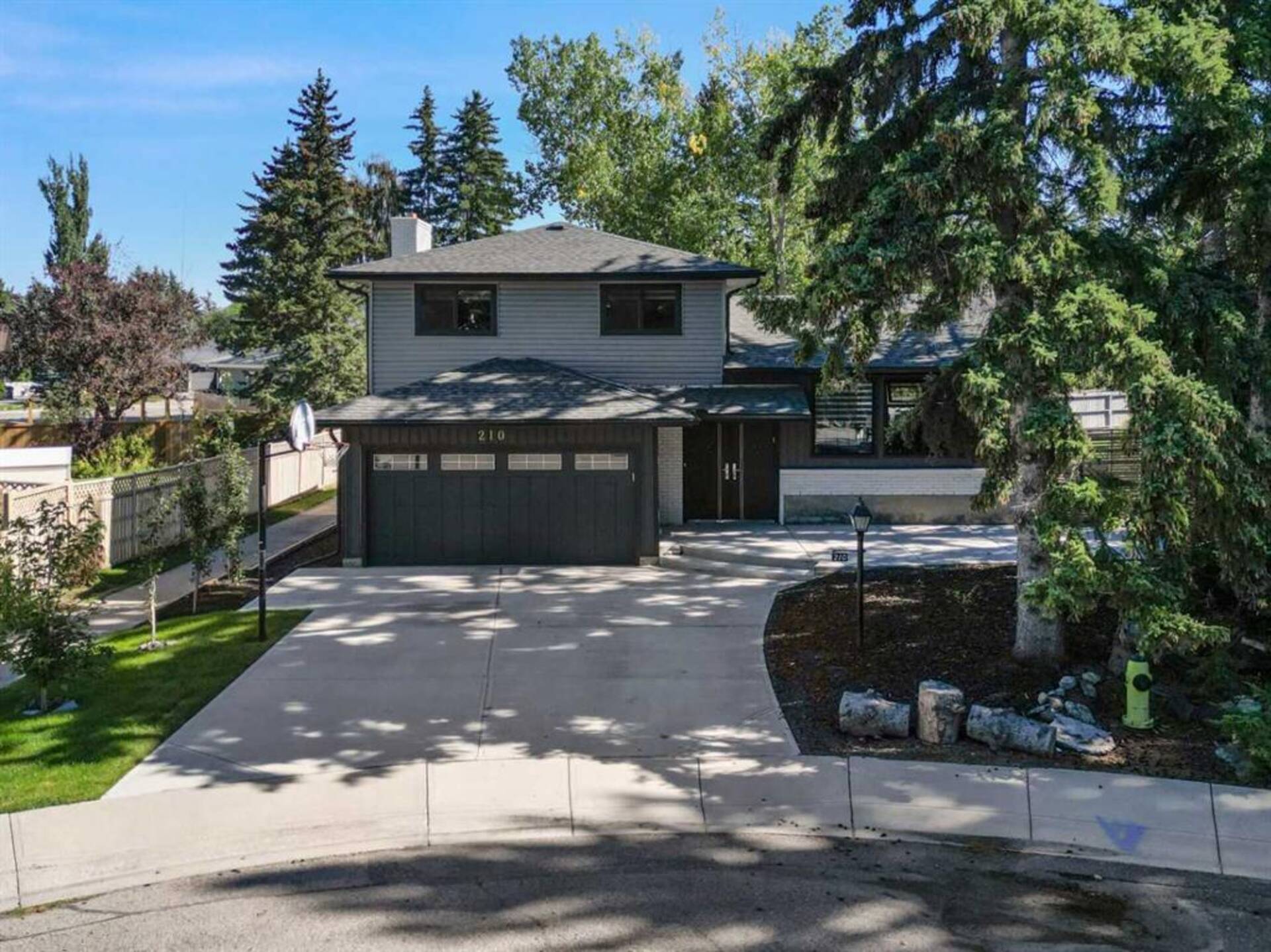 210 Canterbury Place SW Calgary