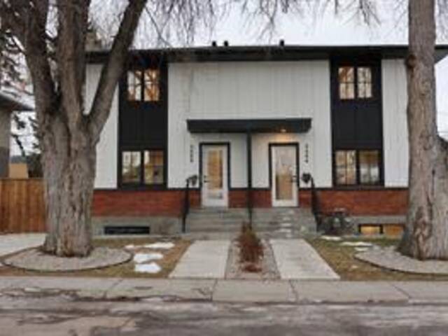 3006 15 Avenue SW Calgary