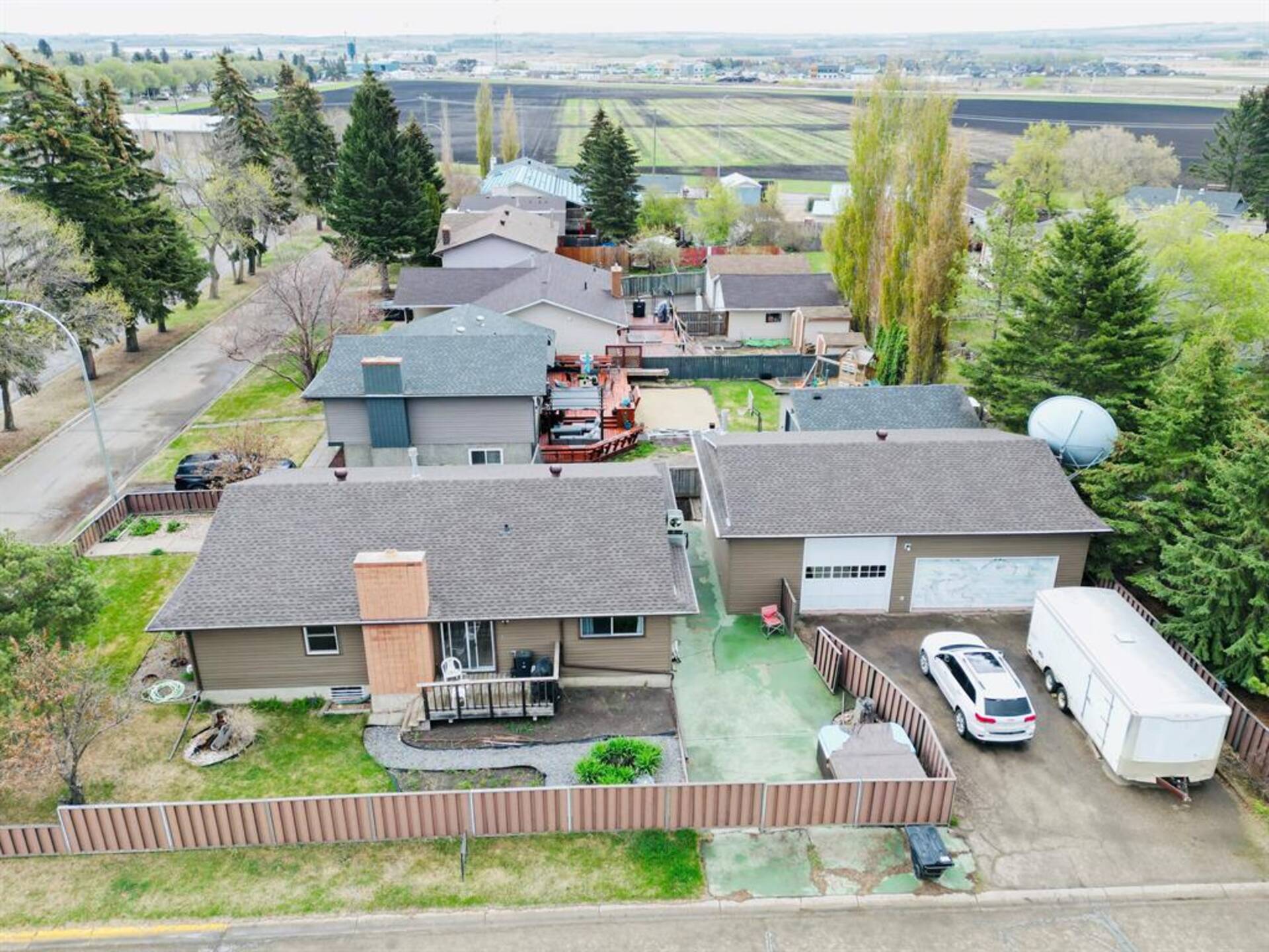 5741 44 Avenue Lacombe