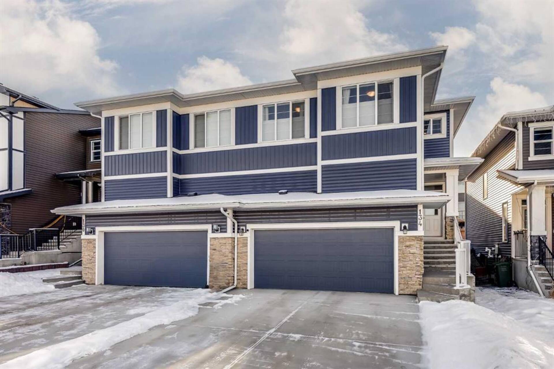 134 Crestbrook Way SW Calgary