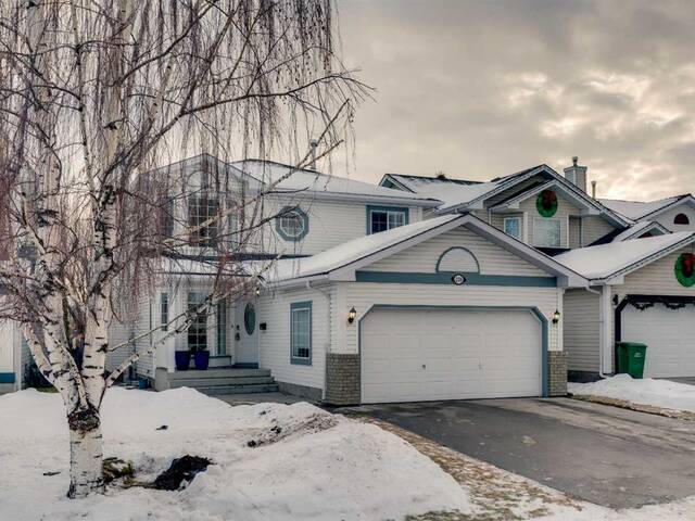 208 Mt Selkirk Close SE Calgary