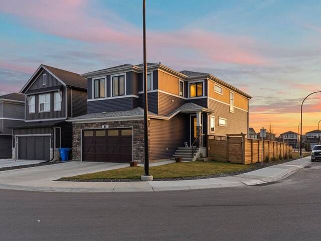 61 Creekstone Square SW Calgary