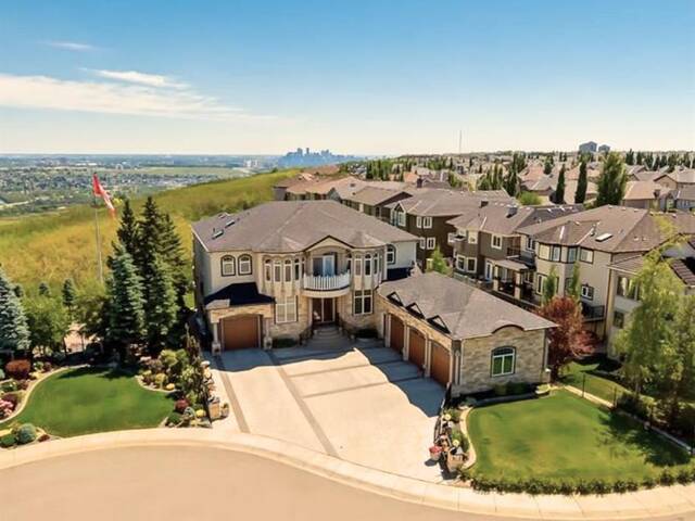 41 Cougar Plateau Point SW Calgary