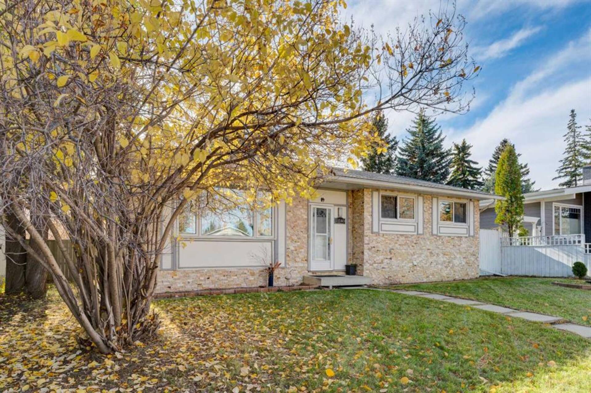 11140 Braeside Drive SW Calgary