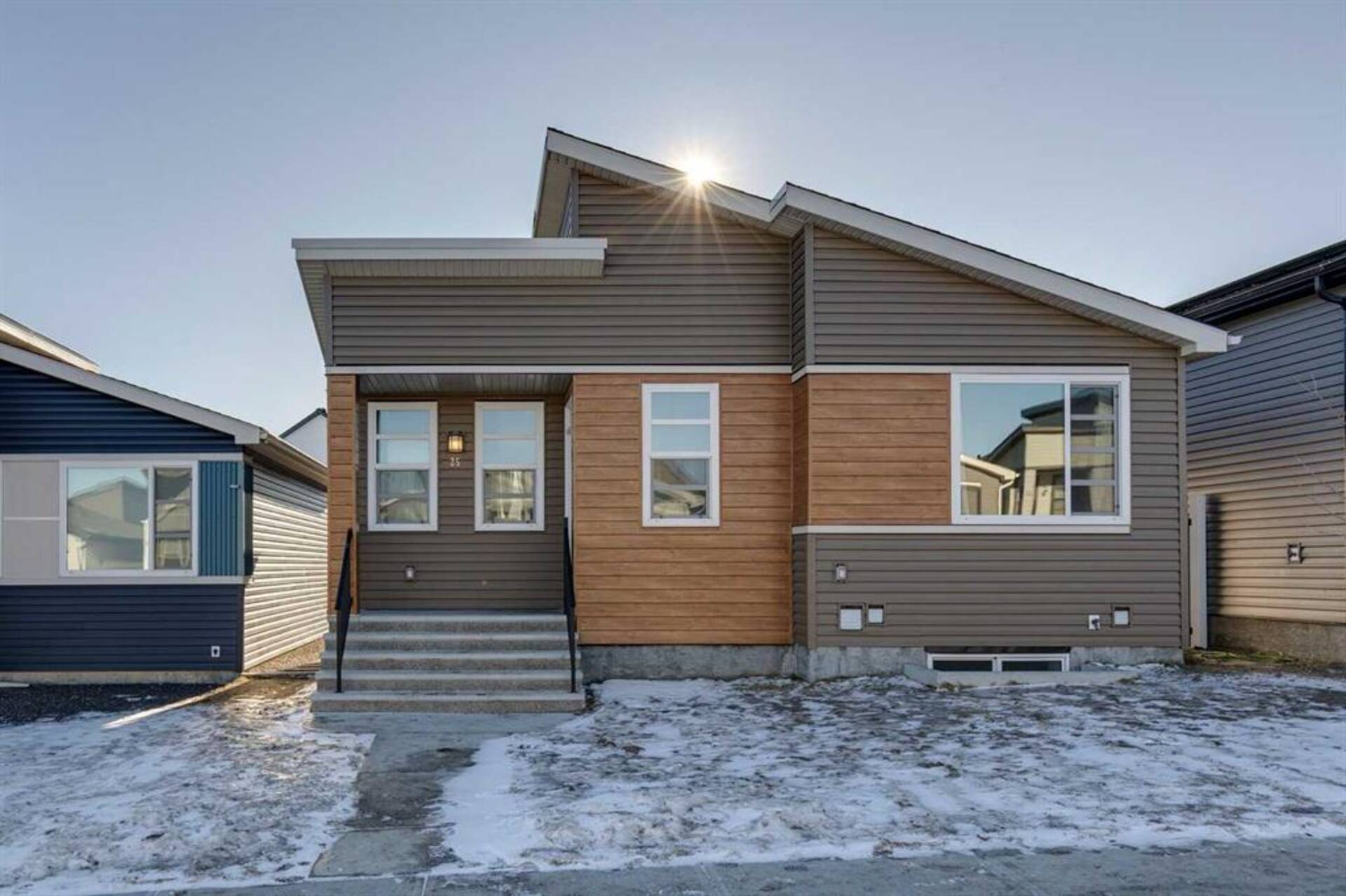 25 Lucas Rise NW Calgary