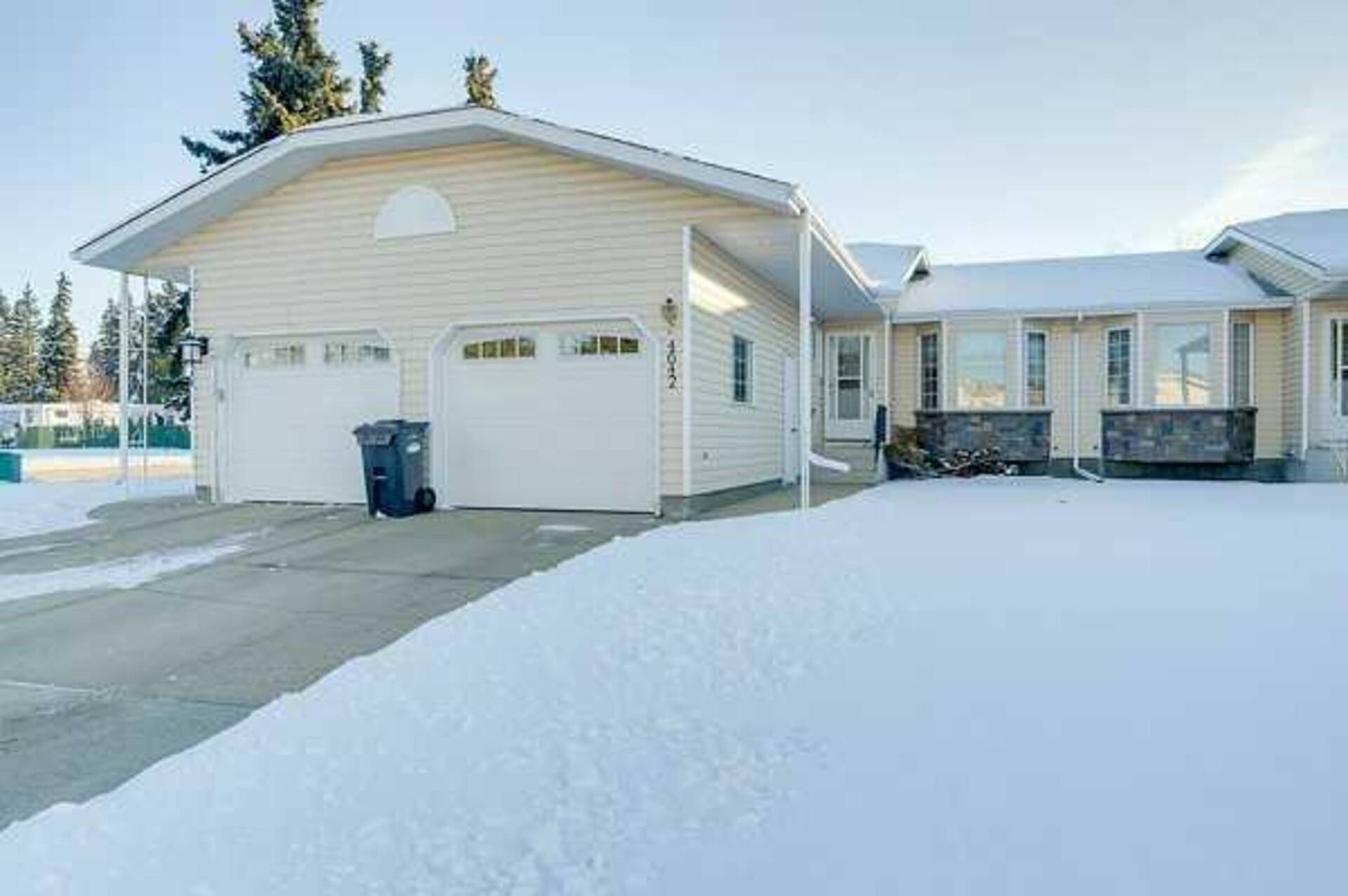 4642 48A AvenueClose Sylvan Lake