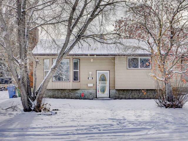 3319 Doverthorn Way SE Calgary