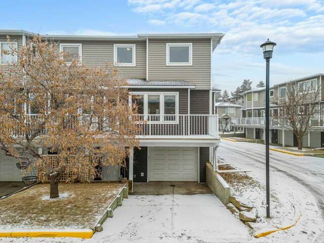 252 Regal Park NE Calgary