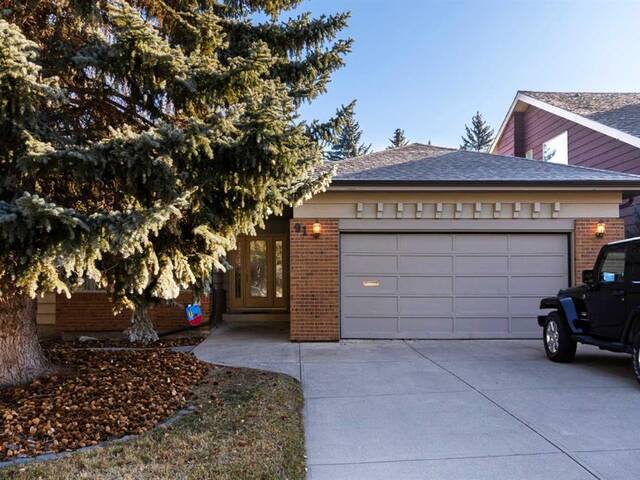 91 Oakmount Way SW Calgary