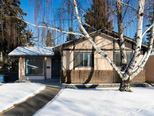 104 Oakmoor Place SW Calgary